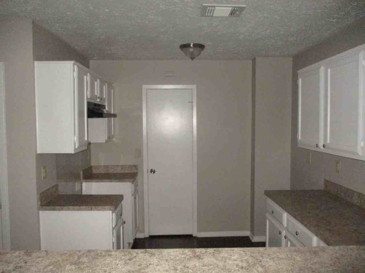 2610 Creekway Cir - Photo 3 of 12