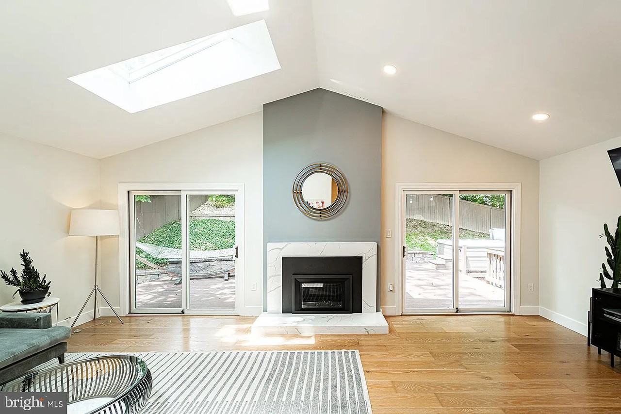 7913 Double Creek Ct - Photo 3 of 15