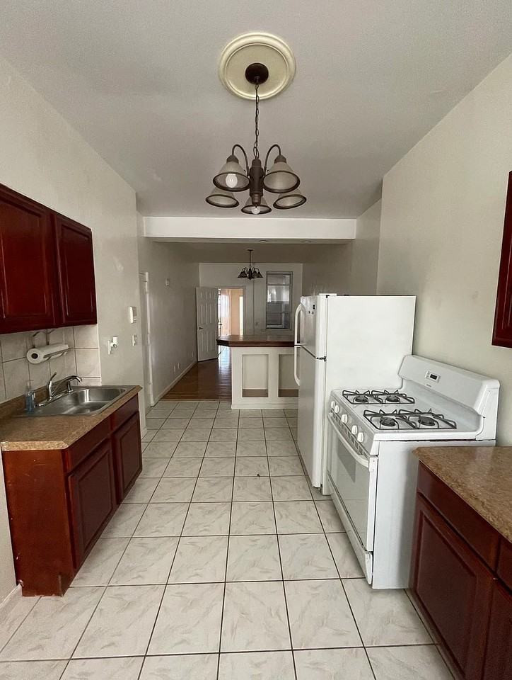 127 Saint Nicholas Ave #2A