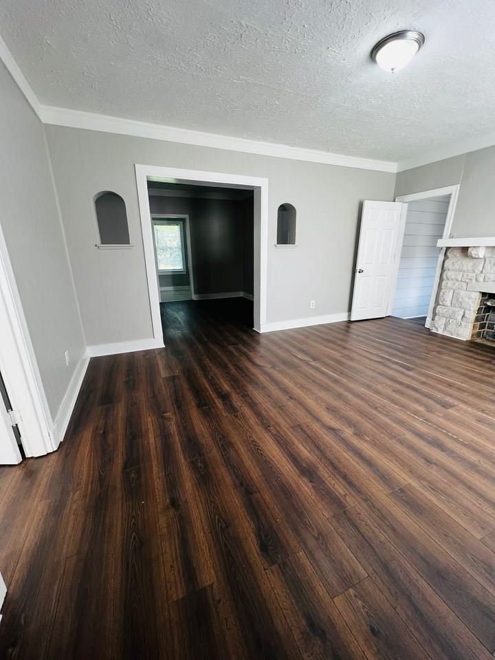 907 Birch St - Photo 3 of 24