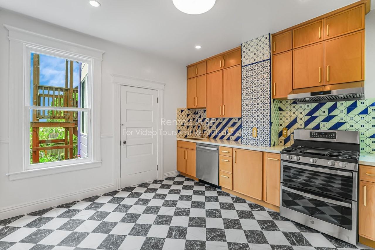 636 Balboa St - Photo 3 of 17