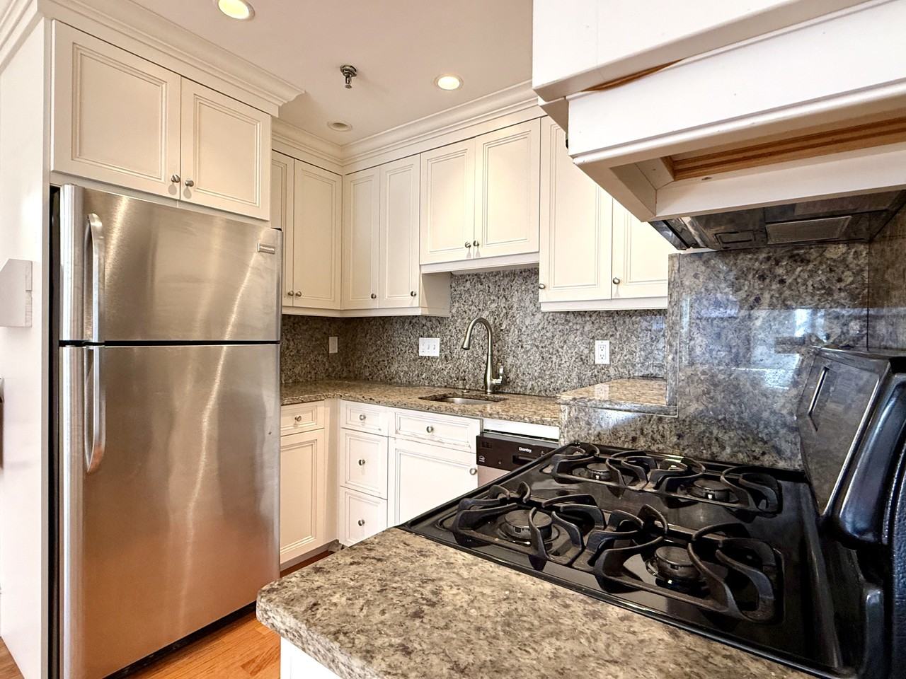 247 Newbury St #2B - Photo 4 of 14