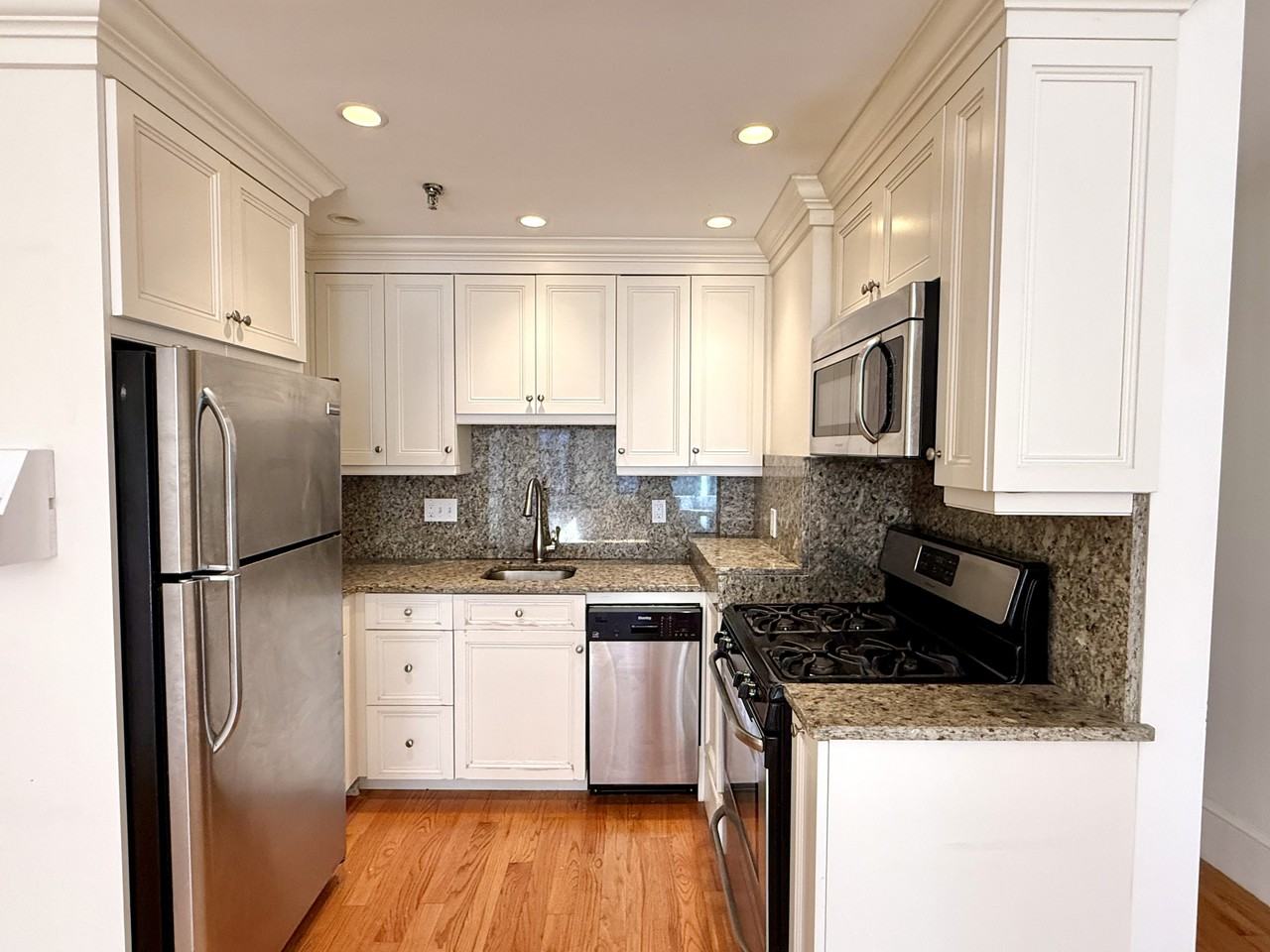 247 Newbury St #2B - Photo 5 of 14