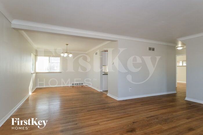 8680 Belhaven Dr - Photo 3 of 16