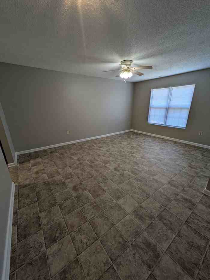 642 W 13th St #E2E2 - Photo 2 of 8