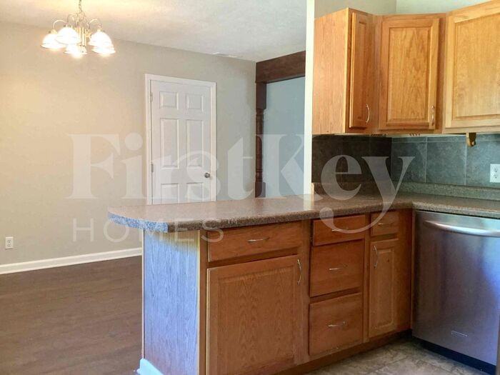 2148 Courtney Rd - Photo 3 of 15