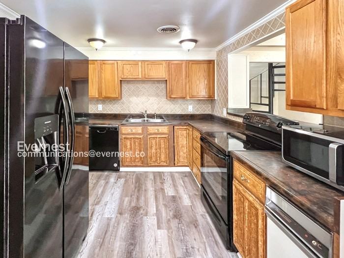 805 N Coolidge St - Photo 3 of 36