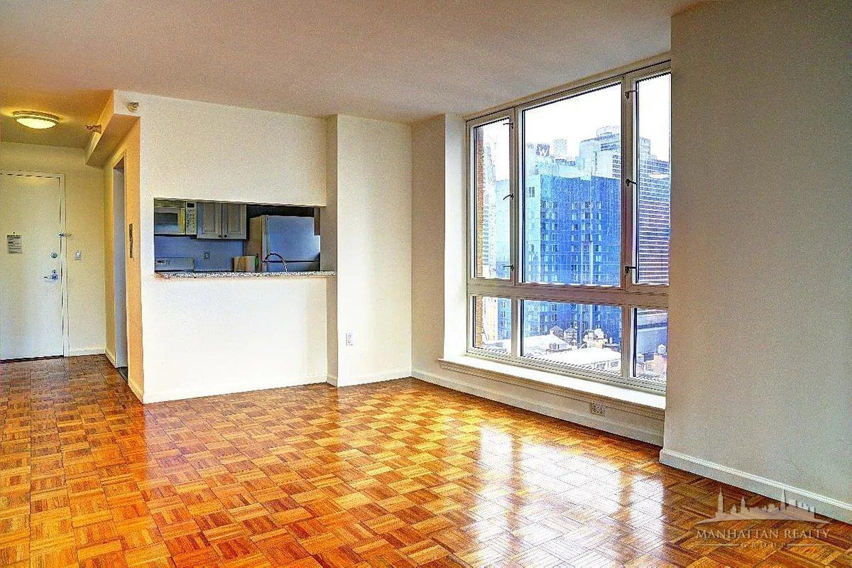 W 43rd St #27A - Photo 2 of 11