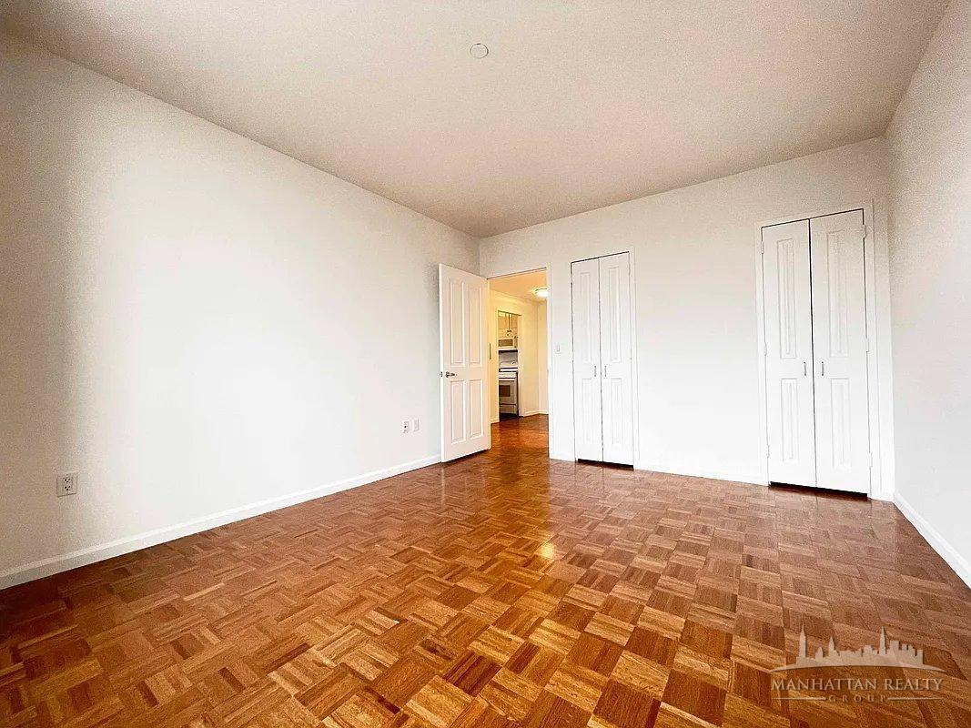 W 43rd St #17A - Photo 5 of 11