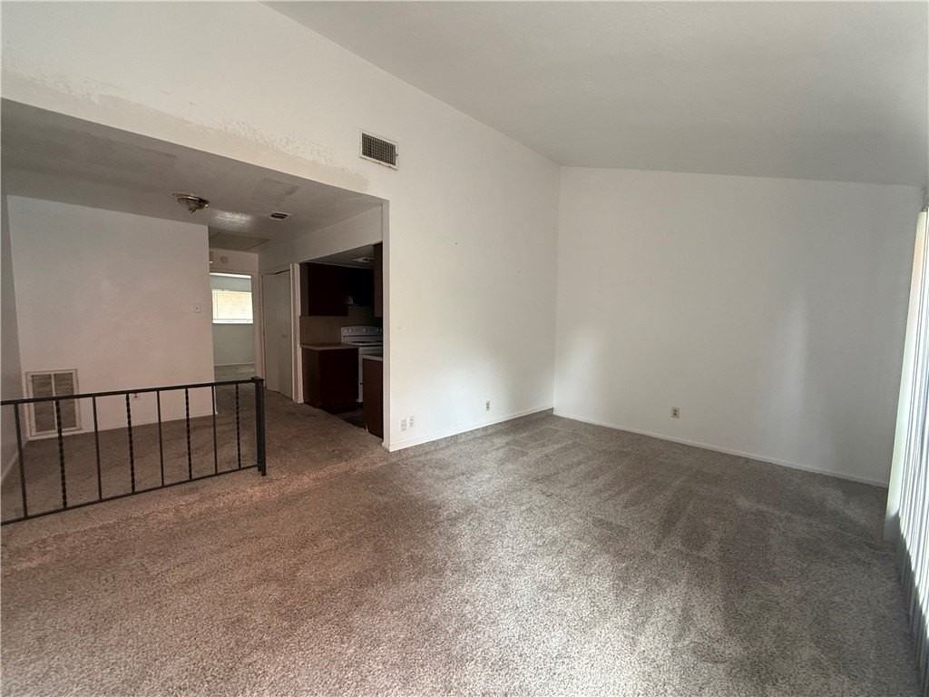 3705 Thornberry Court - Photo 4 of 10