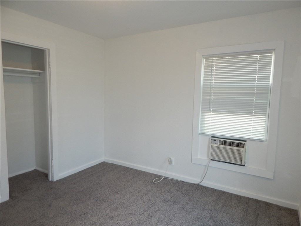 638 Glazebrook St Apt 2 #2 - Photo 7 of 10