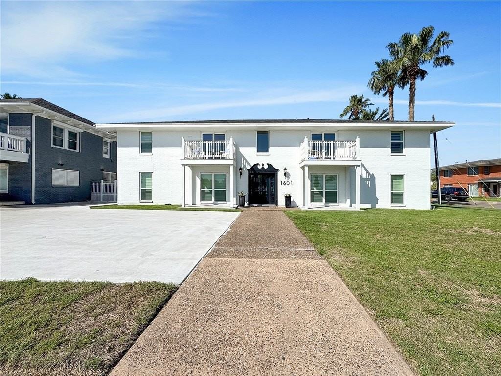 1601 Ocean Dr Apt 5 #5 - Photo 4 of 24