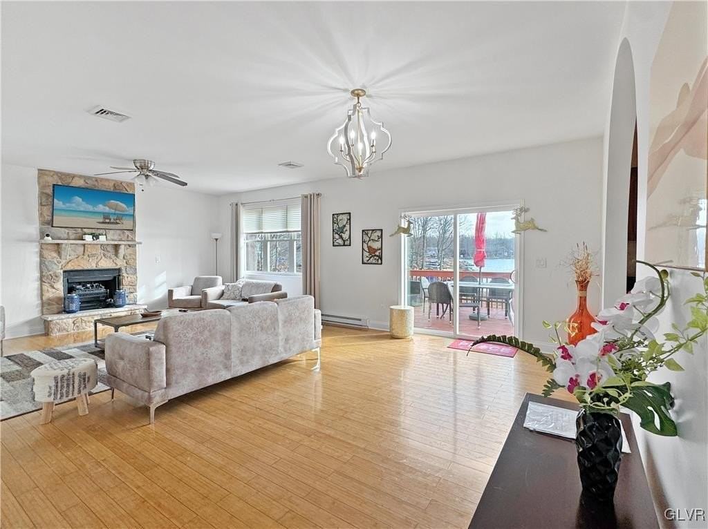 2513 Waterfront Dr - Photo 3 of 17