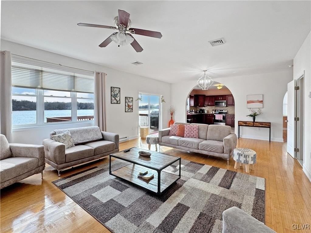 2513 Waterfront Dr - Photo 4 of 17