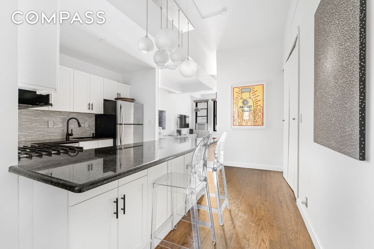 315 7th Ave #5C - Photo 4 of 6