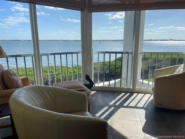 144 Ne Edgewater Dr Apt 3102 #3102 - Photo 2 of 23