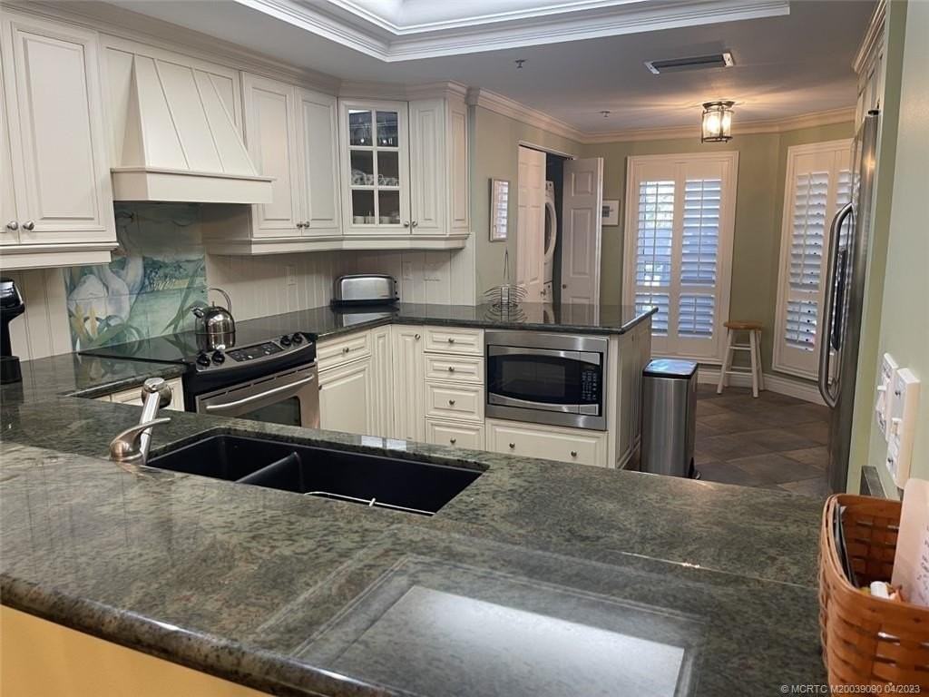 144 Ne Edgewater Dr Apt 3102 #3102 - Photo 5 of 23