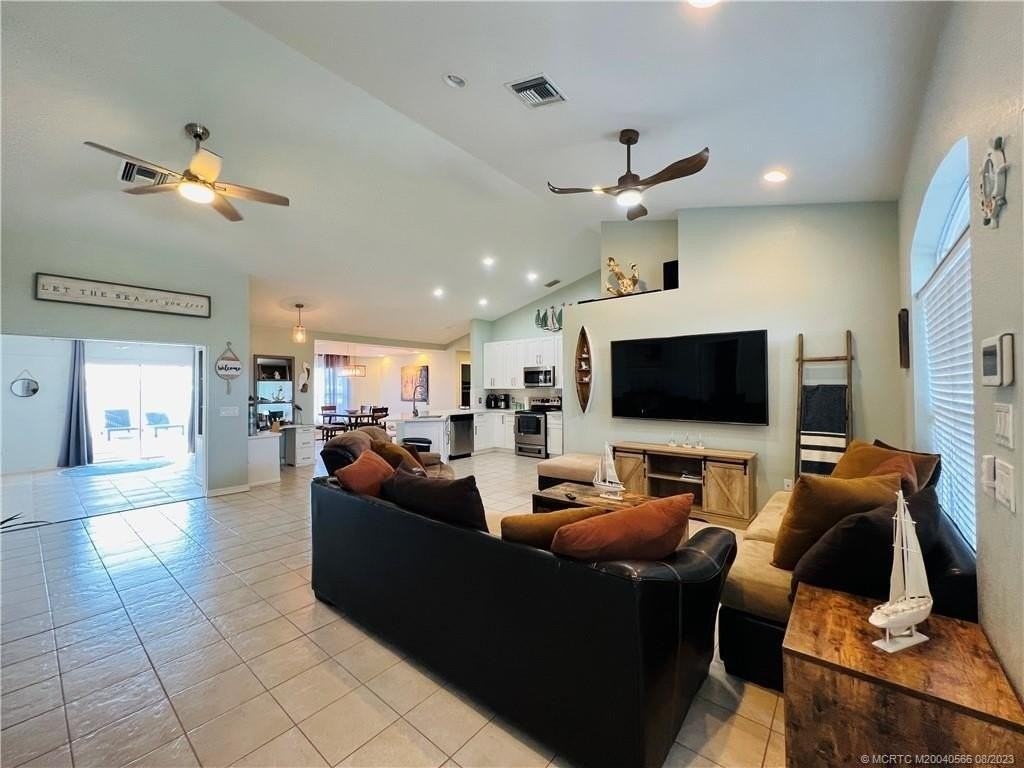 1309 Carlton Ct - Photo 5 of 50