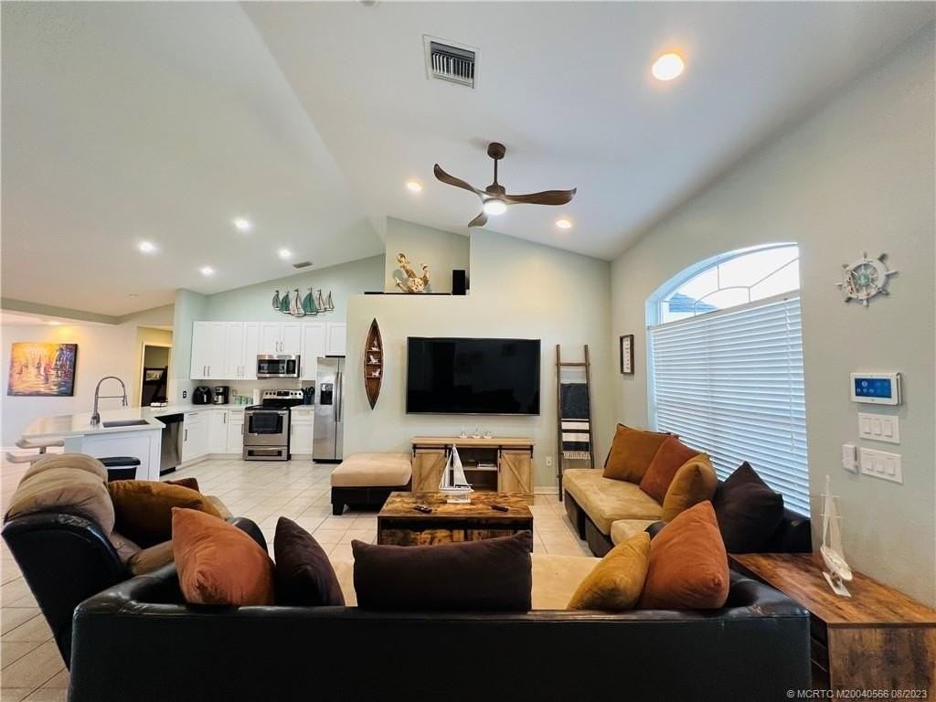 1309 Carlton Ct - Photo 6 of 50