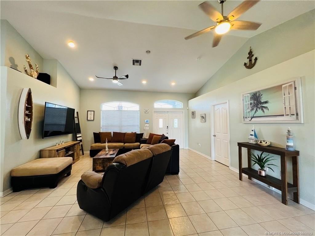 1309 Carlton Ct - Photo 7 of 50