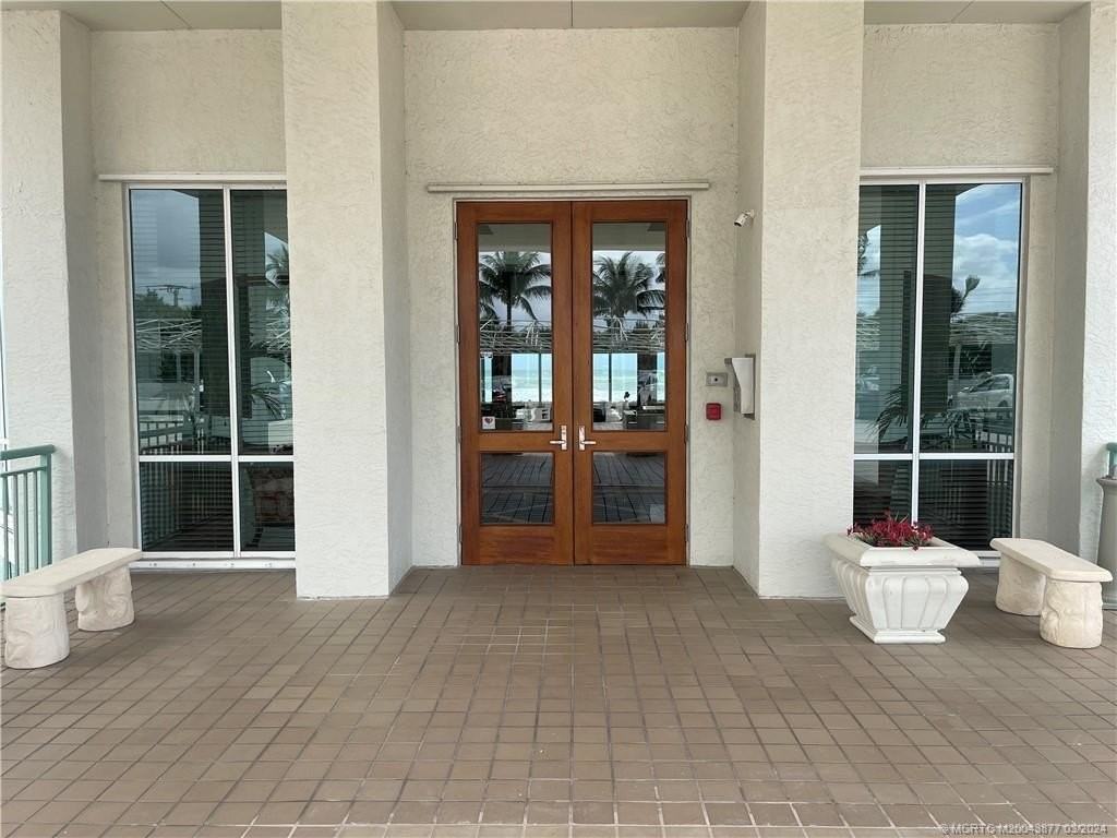 8600 S Ocean Dr Apt 303 #303 - Photo 2 of 37