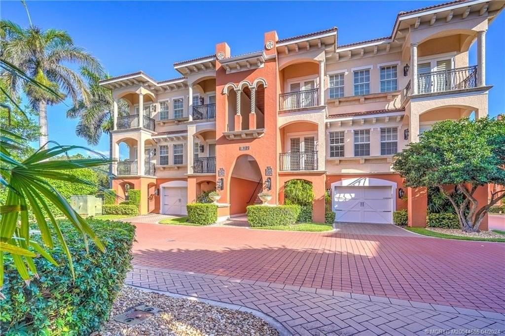 1528 Ne Outrigger Landings Dr Unit 208 #208