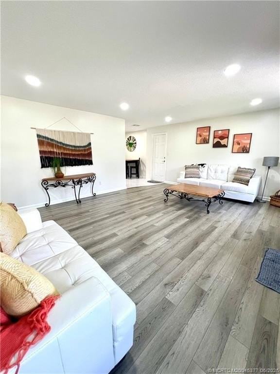 4215 Ne Carrol Ct - Photo 4 of 34