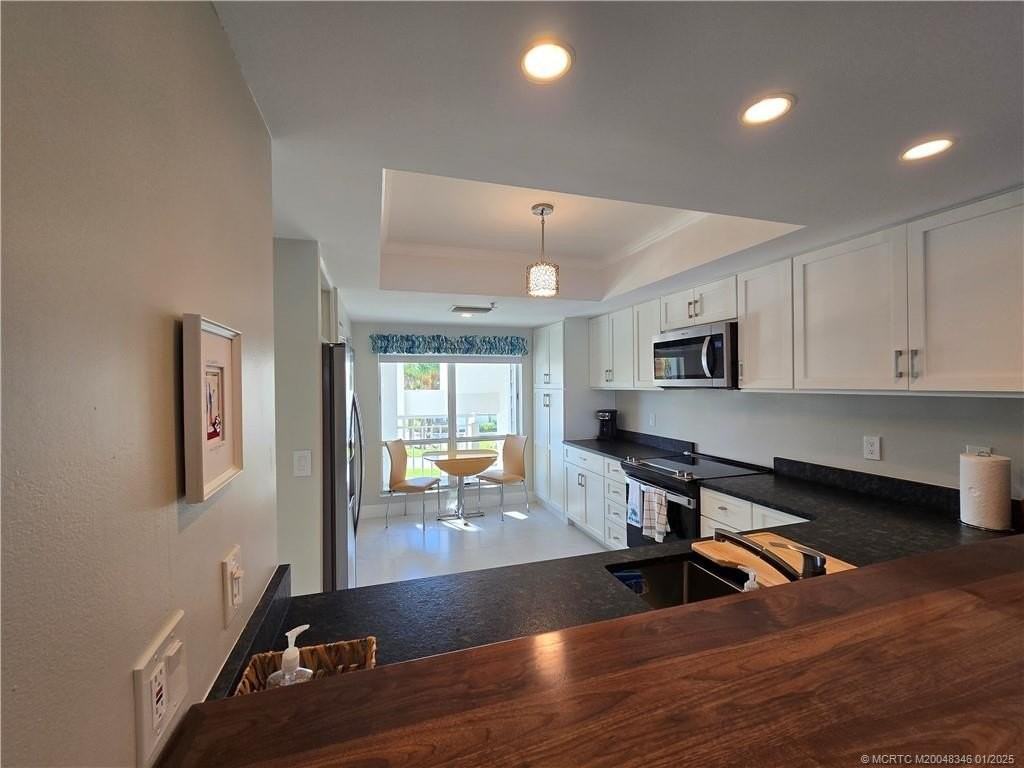 185 Ne Edgewater Dr Apt 5105 #5105 - Photo 5 of 28