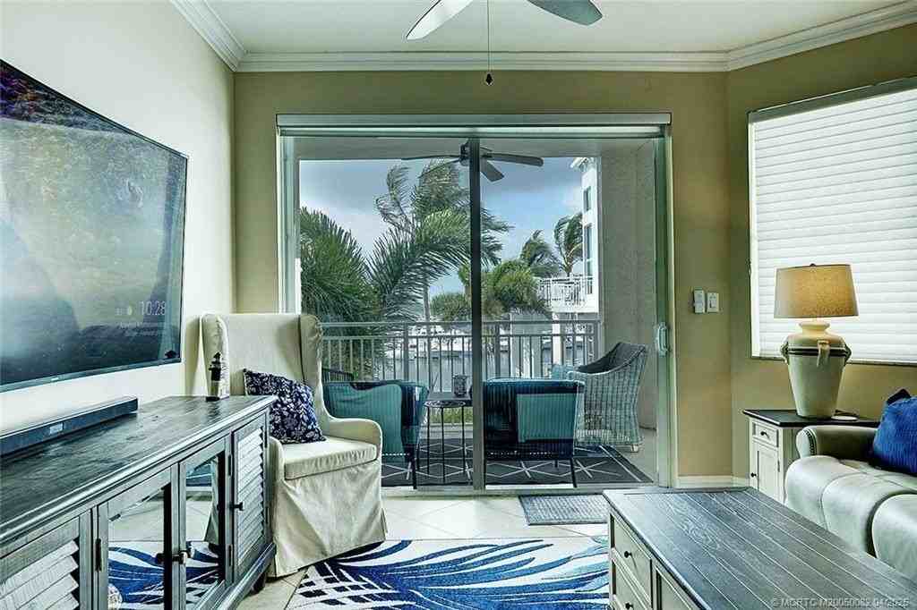 975 Nw Flagler Ave Apt 306 #306 - Photo 4 of 50