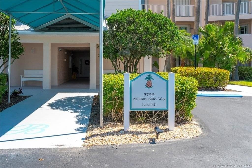 5799 Ne Island Cove Way Apt 1104 #1104 - Photo 7 of 50