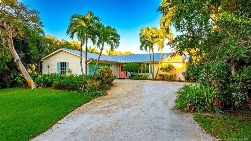 62 S Sewalls Point Rd - Photo 2 of 38