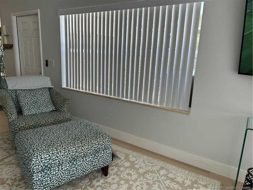 2807 Sw Lakemont Pl Unit 1 #1D - Photo 6 of 47