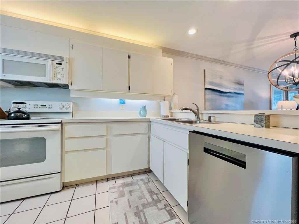 1550 Ne Ocean Blvd #C204 - Photo 5 of 50