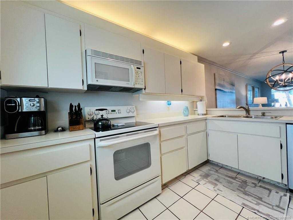 1550 Ne Ocean Blvd #C204 - Photo 6 of 50
