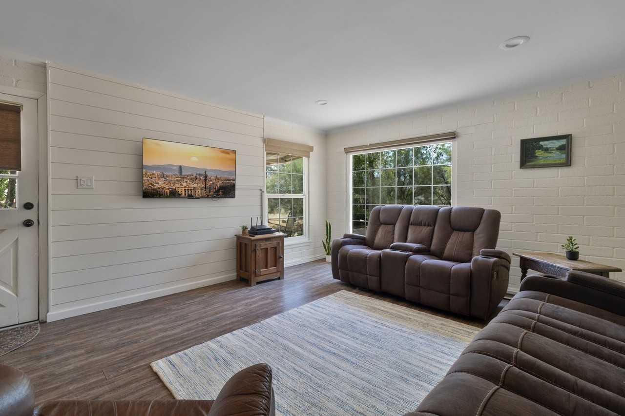 11136 Kendall Rd - Photo 3 of 10