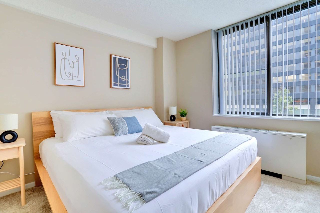 1201 S Bell St #1022402P - Photo 4 of 21