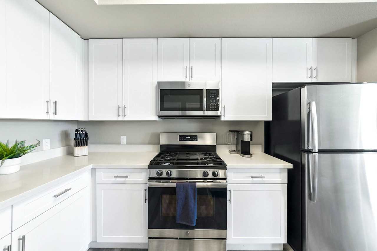 375 Harbour Cove Drive - Photo 7 of 26