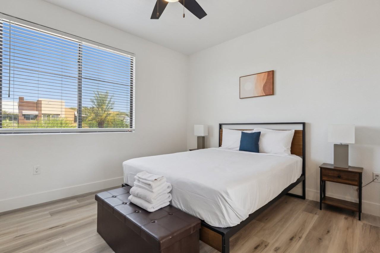 6610 North 93RD Avenue - Photo 4 of 31