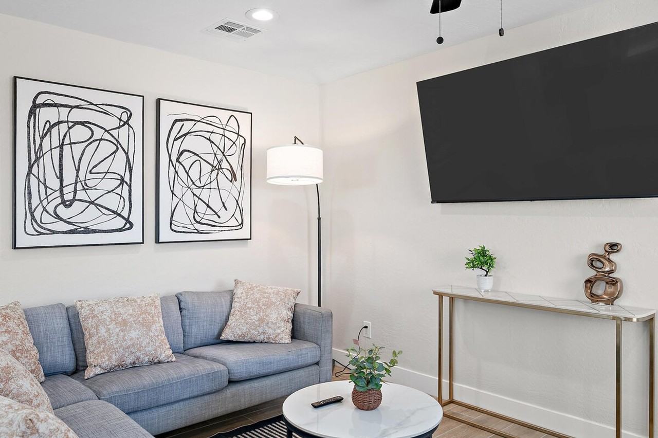 1801 E Raymond St #1244347P - Photo 4 of 27