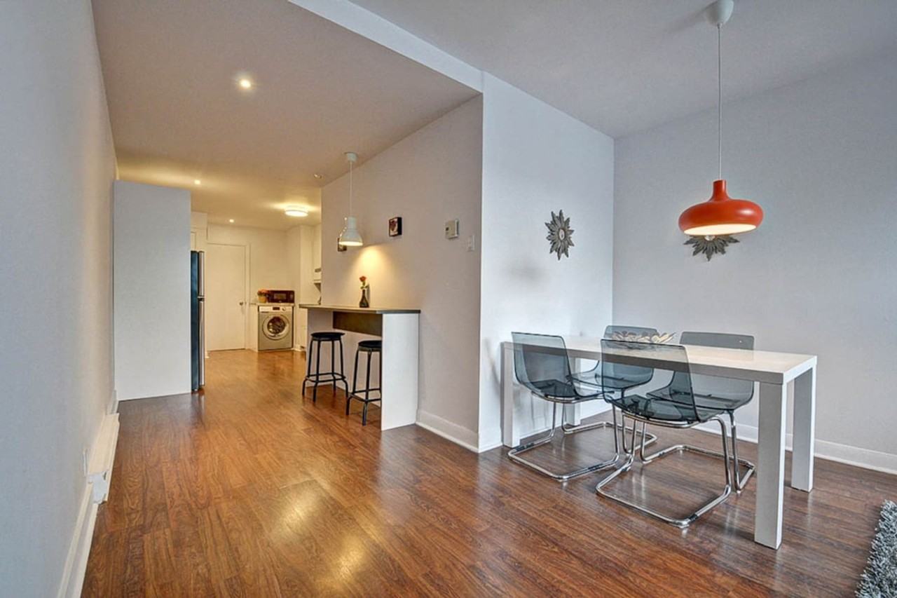 1379 Rue Ontario E #1244612P - Photo 7 of 19