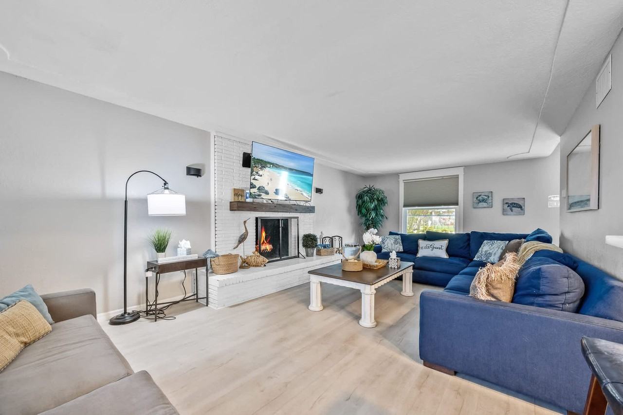 366 W Osceola Ln #1245239P - Photo 4 of 50