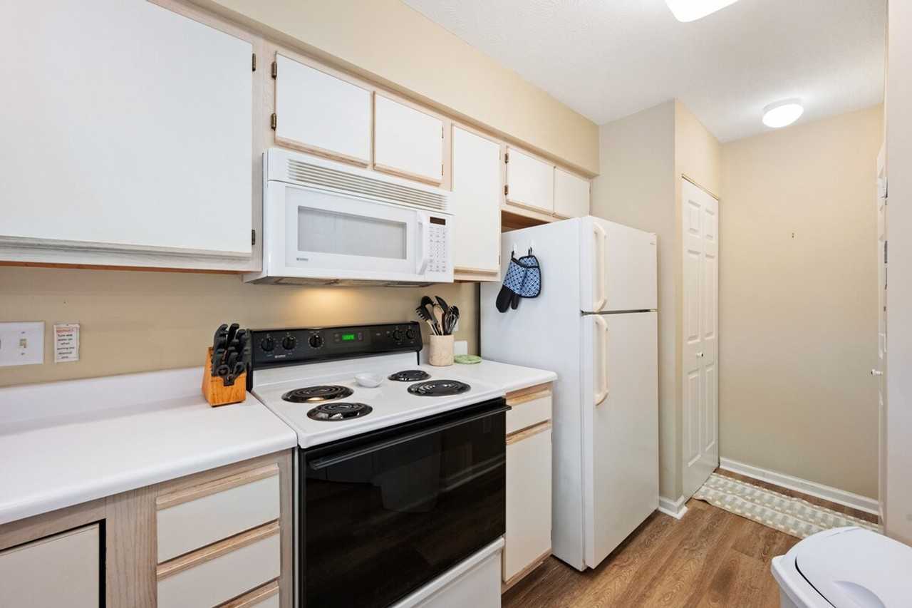 342 Pinehurst Lane #1253372P - Photo 5 of 27