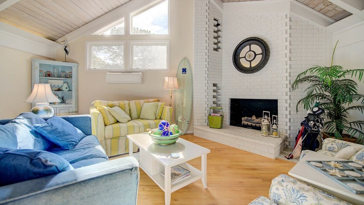 94 Whiting Ln #1253460P - Photo 3 of 39