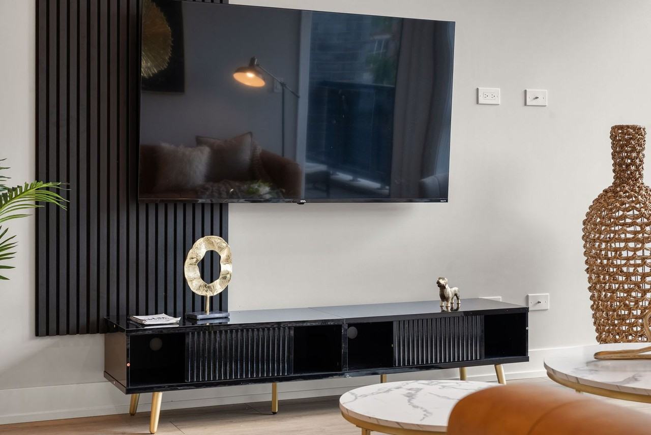 2344 W Polk St #1253778P - Photo 2 of 38