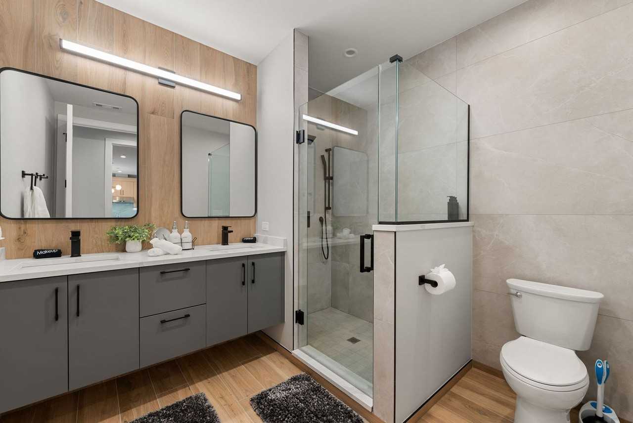 2344 W Polk St #1253778P - Photo 7 of 38