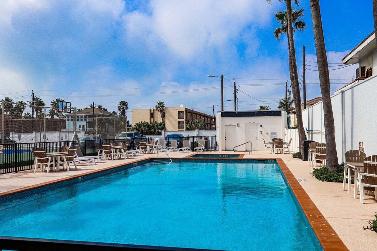 2562 Gulf Blvd #1255571P - Photo 3 of 30