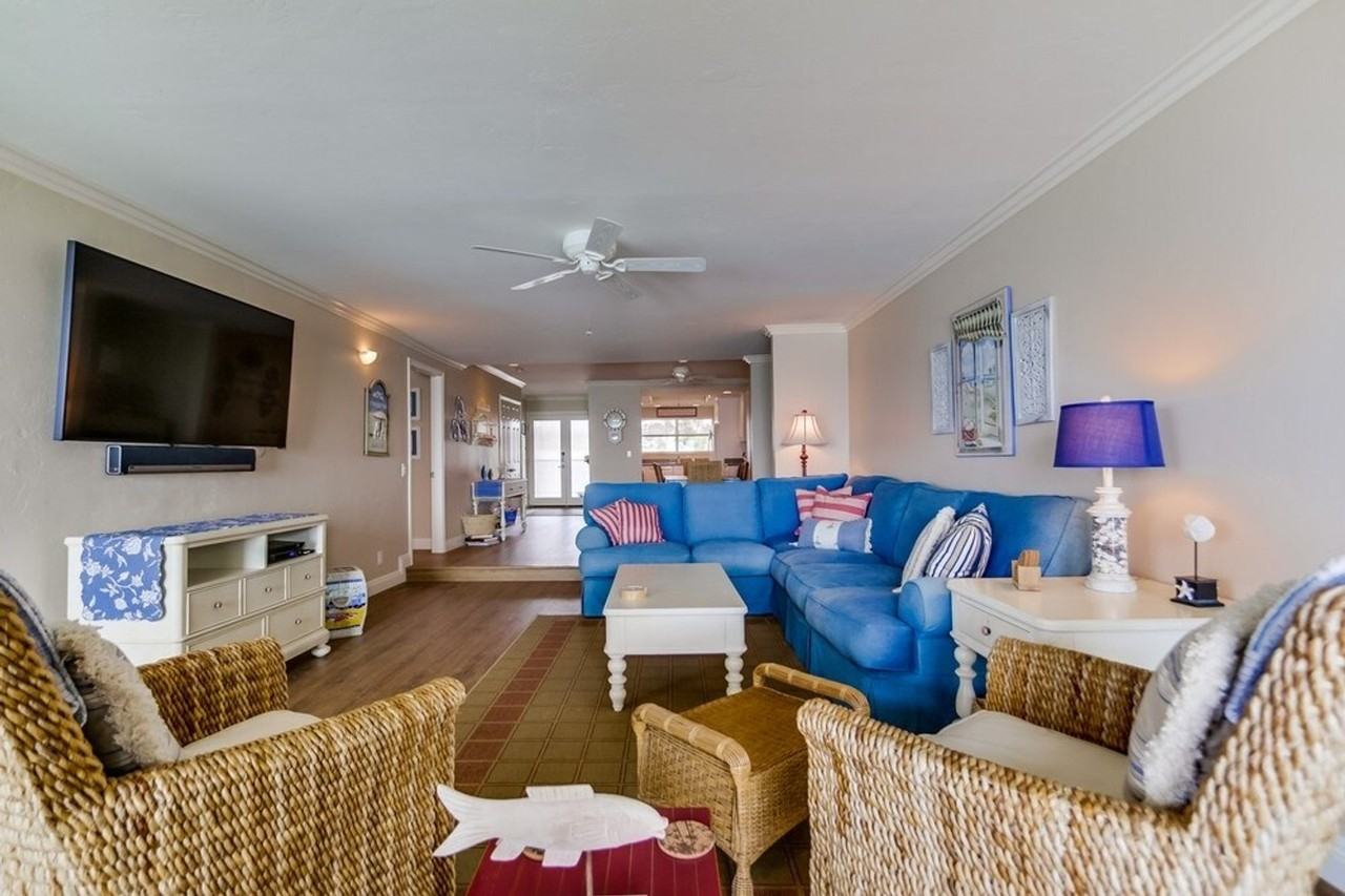 233 S Helix Ave #1255609P - Photo 4 of 36