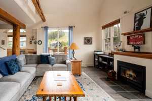 featured image of 17 Saddle Ridge Rd