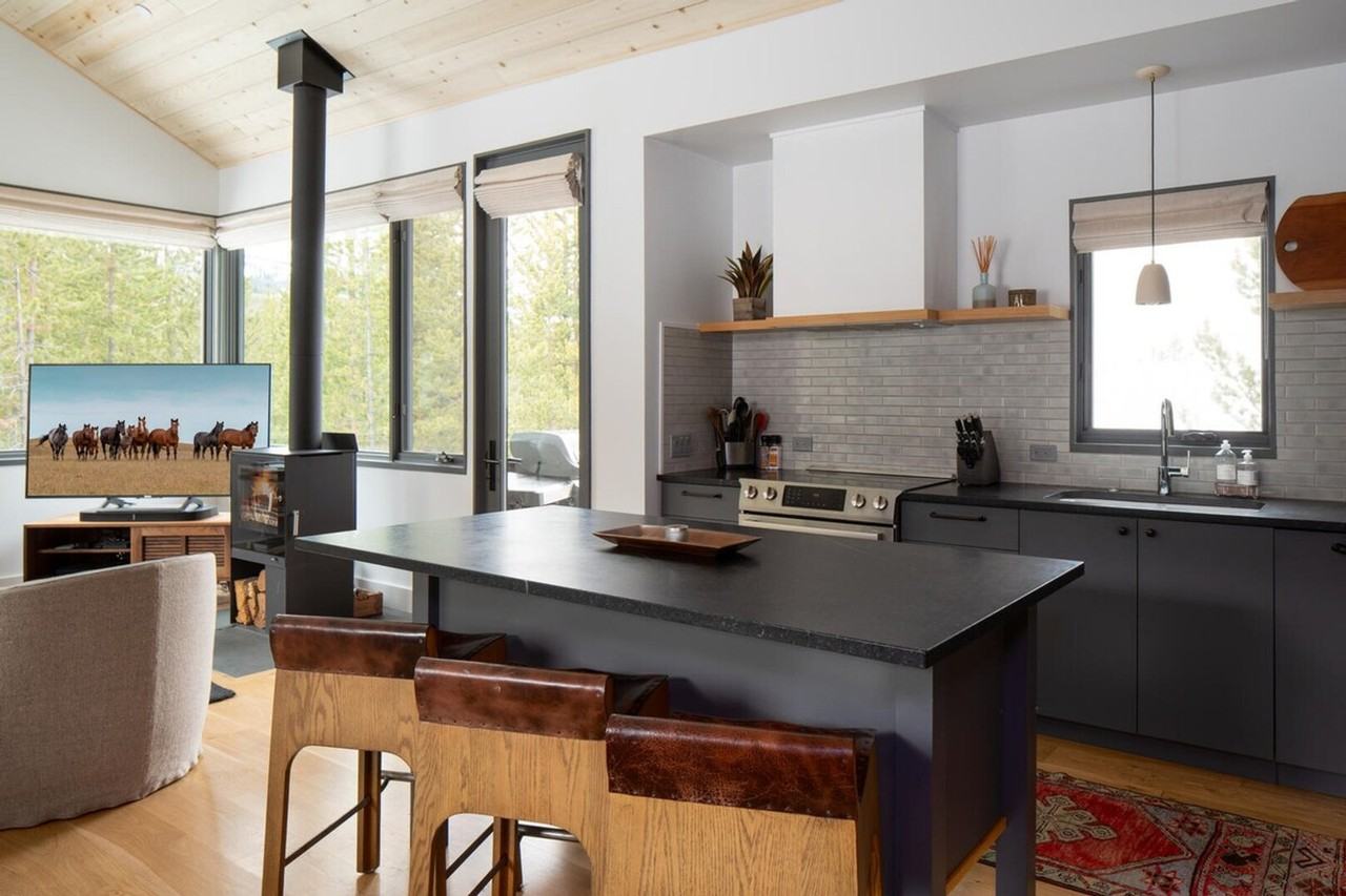 19 Lakewood Dr #1255717P - Photo 3 of 16