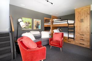 featured image of 19 Lakewood Dr